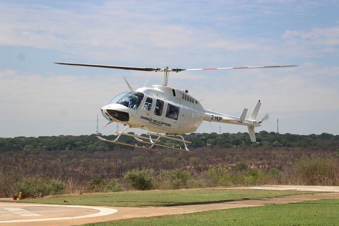 15 minutes scenic helicopter flight above Victoria Falls-Zimbabwe - Helicopters and seat reality: Bell Long Ranger vs Robinson 44
