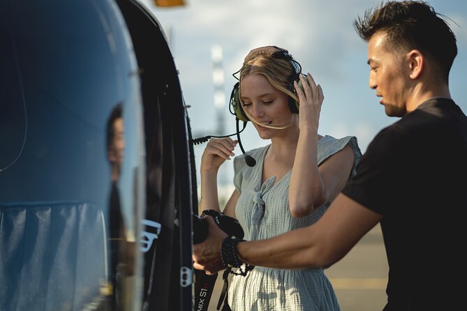 18 Minutes SHARED Helicopter Tour in Honolulu - Safety, Headsets, and Crew Help That Makes the Flight Click