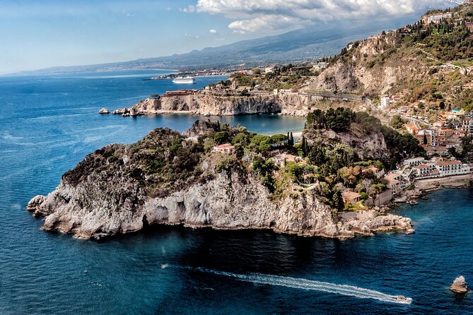 35 min Taormina and Etna private helicopter tour from Fiumefreddo - Onto Etna’s edges: port-town views and the Etna foothills