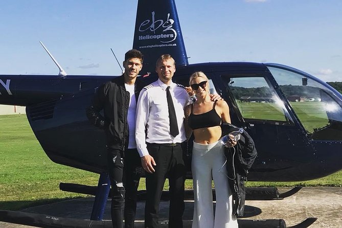 35 minute London Sightseeing Helicopter Tour - Entering central London by air traffic control timing