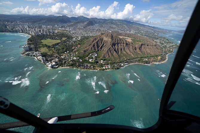 60 Minutes SHARED Helicopter Tour in Honolulu - Stop 4: Hanauma Bay Nature Preserve from the air