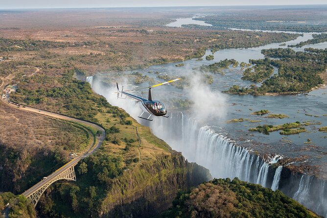 A Helicopter flight Over the Victoria falls - Short Flight vs. Gorge Picnic: Picking the Right Level of Time