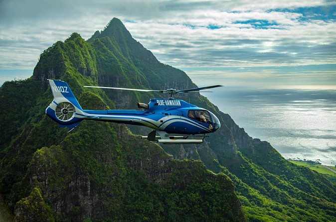 Blue Skies of Oahu Helicopter Tour - North Shore surf power: the 7-mile miracle and a laid-back town