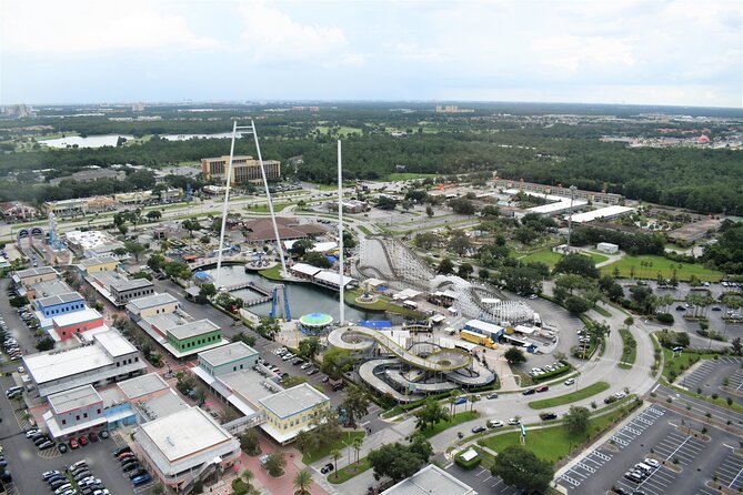 Day 16 miles Private Helicopter Tour over Fun Spot - Window seats plus privacy: the difference between “a ride” and a tour