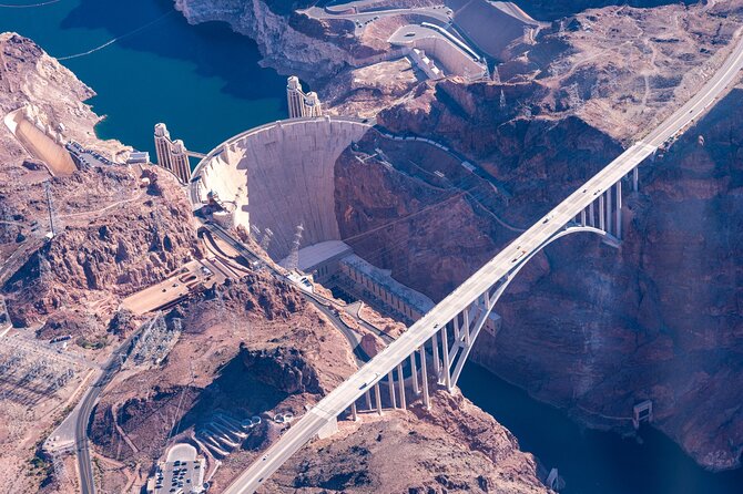 Daytime Hoover Dam and Las Vegas Strip Helicopter Flight - From the VIP terminal to Lake Mead: what the first minutes are really for
