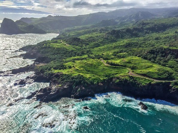 Doors Off West Maui and Molokai 45 minute Helicopter Tour - Phone photo setup: the no-glare advantage and the limits