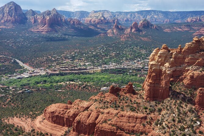Everything Sedona (20+ Mile) - Sedona Helicopter Tour - Small-Group Energy: Why the Cabin Feels Different