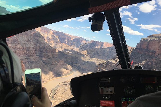 Grand Canyon Helicopter and Western Ranch Adventure Landing Tour - Getting picked up in Las Vegas (and not missing your window)