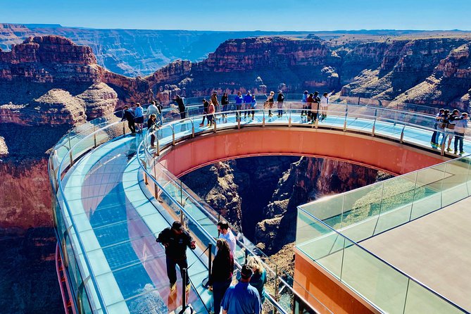 Grand Canyon Tour with Skywalk and Spanish Helicopter Flight - Morning logistics from Las Vegas: a 6:00 am start