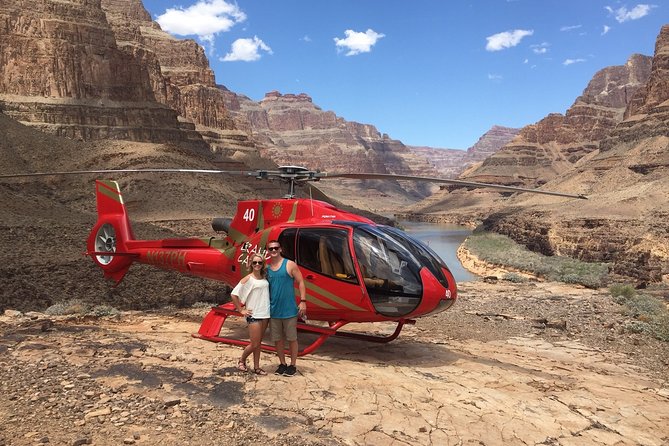 Grand Celebration Helicopter Tour with Black Canyon Rafting - Food and drinks: champagne on the canyon floor, boxed lunch on the river