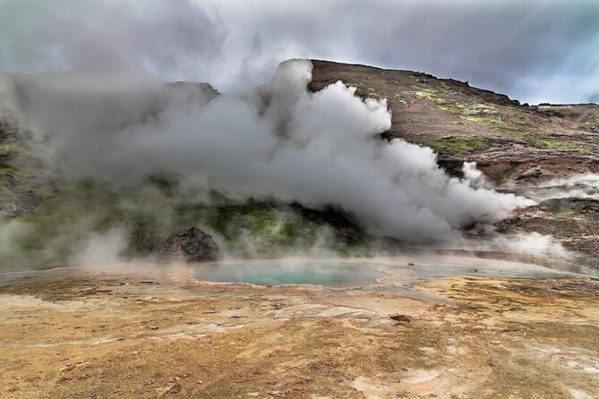 Helicopter Flight Over Geothermal Landscapes from Reykjavik - Weather: Iceland rules, and the operator responds