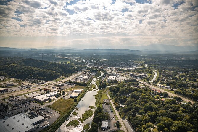 Helicopter Ride in Smoky Mountain Sevierville Quick Hop - Private helicopter vibes: up to 3 passengers and a professional guide