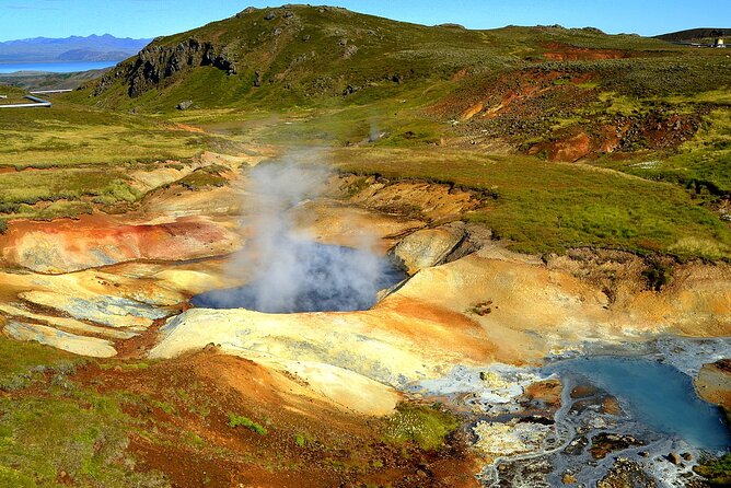 Helicopter tour from Reykjavik: Hengill Area with at site landing - Why Hengill geothermal by helicopter feels different than photos