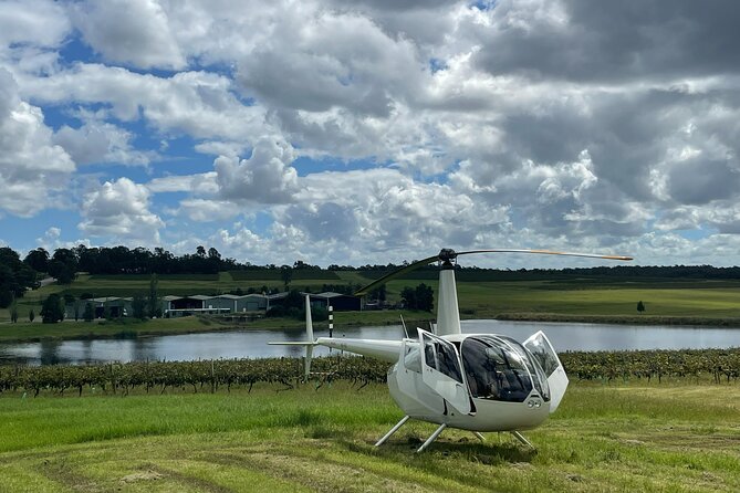Hunter Valley Romantic Bubbly Breakfast Helicopter Tour from Cessnock - Breakfast after the flight: Peterson House vs Cafe Enzo