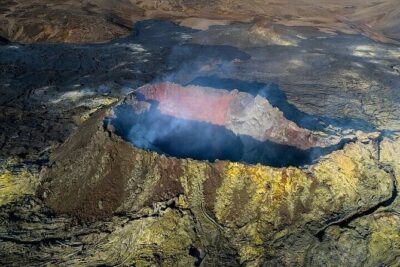 Iceland Volcanic Eruption Area Helicopter Tour from Reykjavík - Reykjanes Peninsula: 20 minutes over an eruption zone you can’t ignore