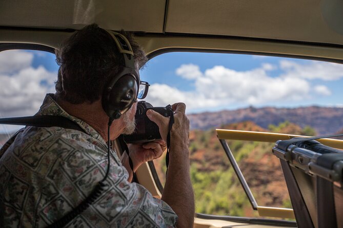 Kauai Deluxe Waterfall Safari: Helicopter Tour - Cabins, Windows, and What to Bring (Including Photo-Friendliness)