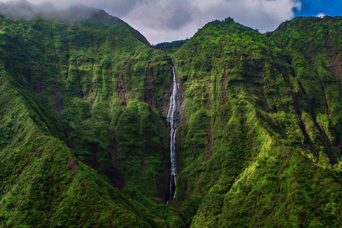 Kauai Eco Adventure Helicopter Tour - Na Pali Coast and Hanalei Bay: Sea Cliffs, Turquoise Water, and Princeville