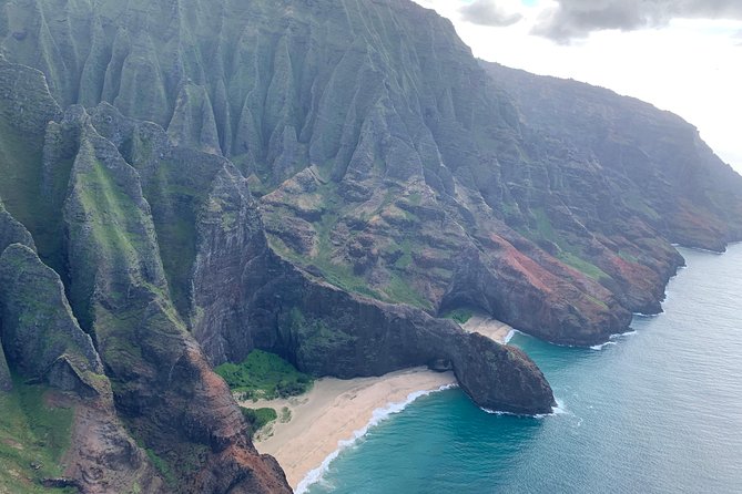 Kauai Private Doors-Off Helicopter: Ultimate Waterfalls & Canyons - What to wear: wind, chill, and how to make the doors-off part enjoyable