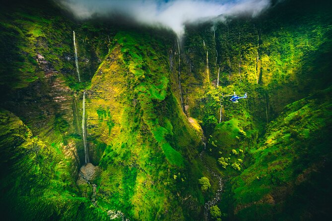 Maui & Molokai Spectacular with Exclusive Landing Helicopter Tour - The Kahului Launch: Why This Route Works So Well