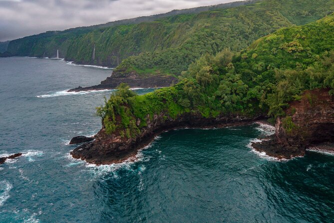 Maui & Molokai Spectacular with Exclusive Landing Helicopter Tour - Crossing the Channel to Molokai: Tall Sea Cliffs From the Only Angle That Makes Sense