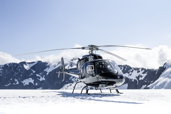 Milford and Fiordland Highlights Tour by Helicopter from Queenstown - Alpine glacier landing: your time on the ice (and how to get the shot)