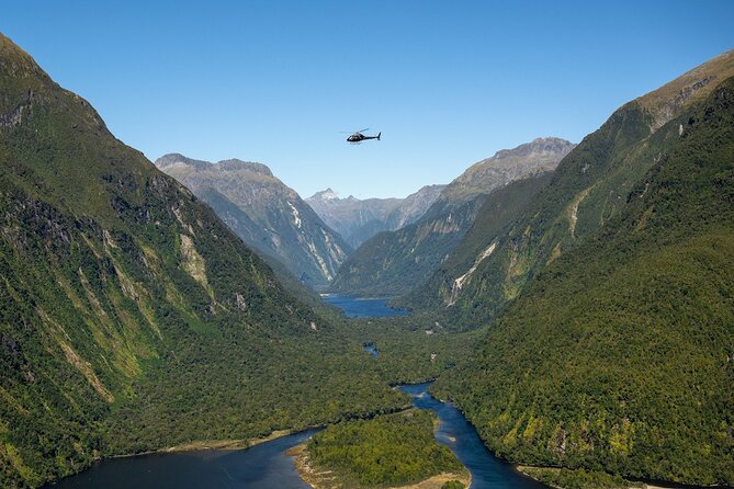 Milford Sound Earnslaw Burn Helicopter Tour from Queenstown - Mt Earnslaw / Pikirakatahi and Earnslaw Burn: the hanging-glacier moment