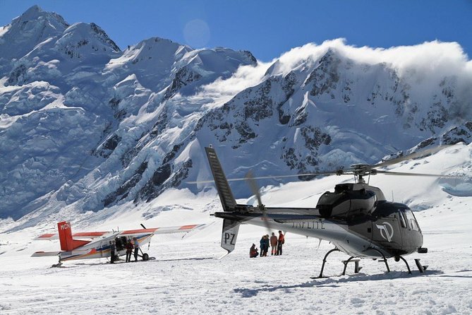 Mount Cook Scenic 35 Minute Helicopter Flight - Crew and live commentary: why the pilot guide matters