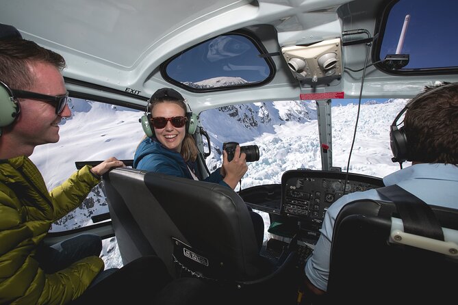 Mount Cook Scenic 35 Minute Helicopter Flight - Group size and comfort: what max 6 people means