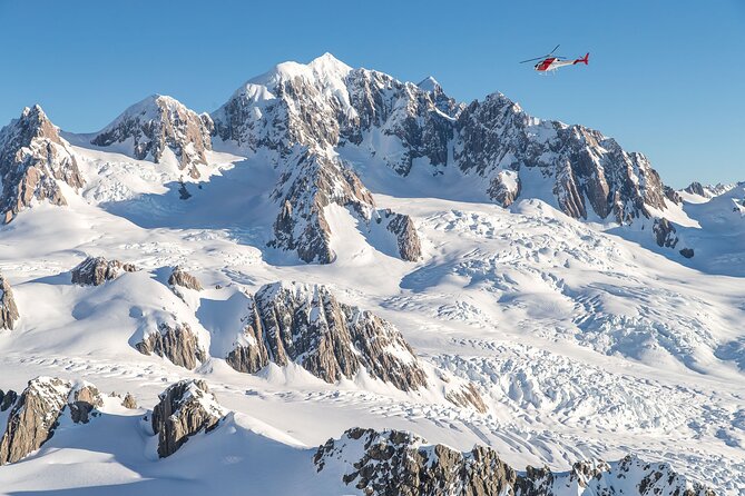 Mount Cook Scenic 35 Minute Helicopter Flight - Meeting at Aoraki/Mount Cook: the calm start before the lift