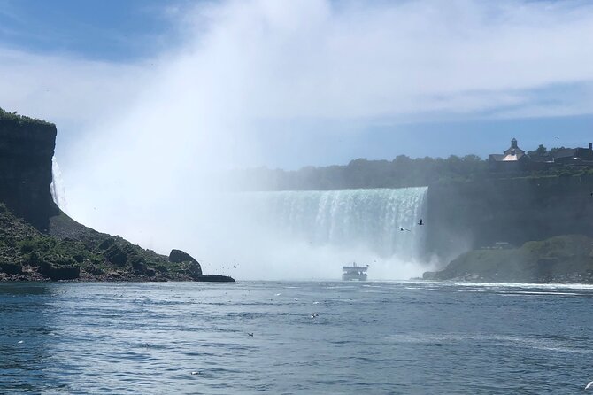 Niagara Falls VIP Private SUV Tour: Helicopter & Boat included - Queenston Heights Park: War of 1812 viewpoints with a scenic walk