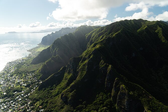 Private 60 Minutes Helicopter Tour in Honolulu - Landmark List Highlights: Harbors, Beaches, and Golf Courses
