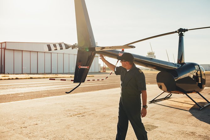 Private Helicopter Flight Lesson from Westchester - Getting to the hangar: where you meet and how pickup works