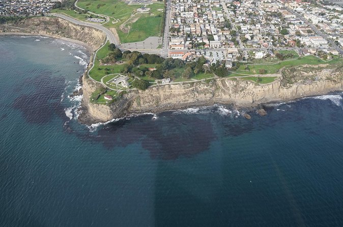 Private Helicopter Tour of Rancho Palos Verdes, Los Angeles, and Long Beach - Weight limits and helicopter types: the policy that can affect your flight