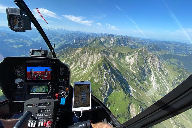 Private helicopter tour to Jura and Seeland - a beautiful sightseeing flight - Neuchâtel and the Deep Blue Effect of Lake Neuchâtel