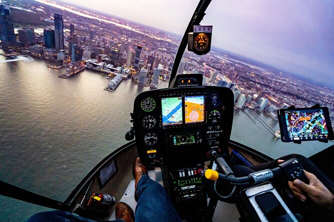 Private Romantic NYC Helicopter Scenic Charter with Champagne - Meeting Points in Midtown and Wall Street: Don’t Lose Minutes
