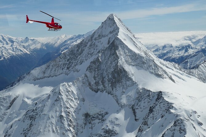 Private Swiss Alps helicopter tour over snow covered mountain peaks and glaciers - Why this private helicopter tour feels different in the winter Alps