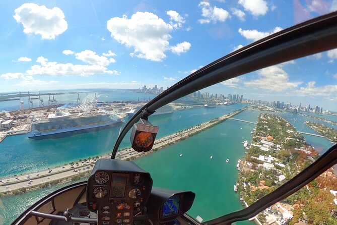 Romantic Miami Helicopter Tour with Champagne - Venetian Causeway and the “paradise islands” chain