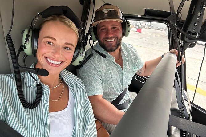 Santorini 360: Helicopter Ride, Must-See Sights & Wine Tasting - Entering Santorini from above: the helicopter mindset