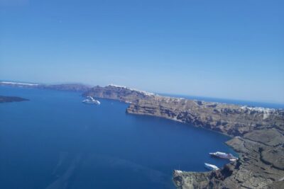 Shared Helicopter Tour Santorini 20 minutes - 2 passengers - How to choose the right departure time (and not waste your window)