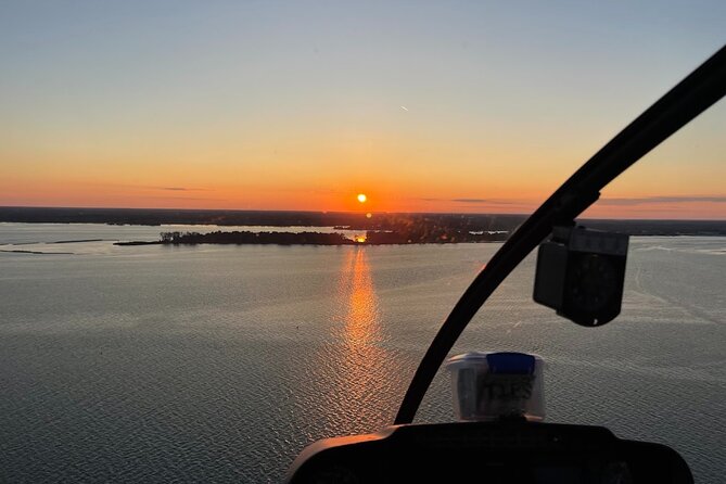Sunset Helicopter Experience in Downtown Detroit - Comfort, Safety Feel, and Why the Pilot Matters