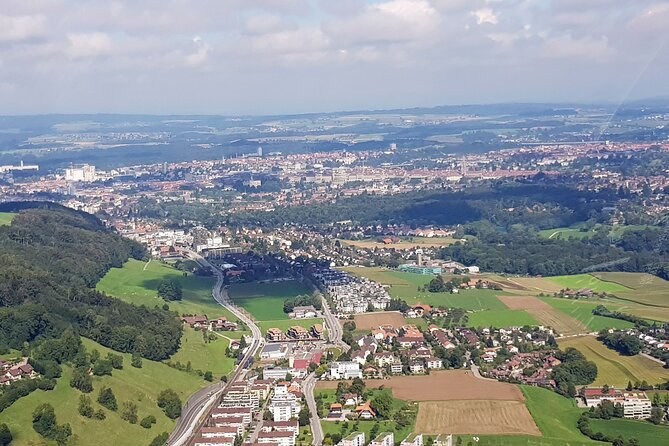 Swiss Capital city helicopter sightseeing tour - the ideal flight to see Berne - Stop 1: Bern’s Old Town and the Aare’s horseshoe bend