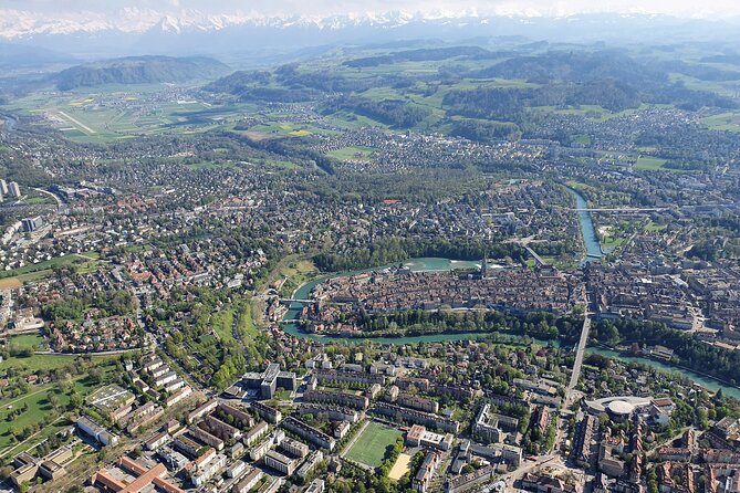 Swiss Capital city helicopter sightseeing tour - the ideal flight to see Berne - Stop 2: The Swiss Parliament (Bundeshaus) dome as your aerial anchor
