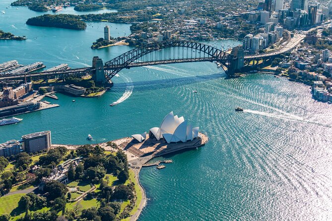 Sydney Harbour Scenic Helicopter Flight - How the route works: from beaches to the Harbour Bridge and Opera House