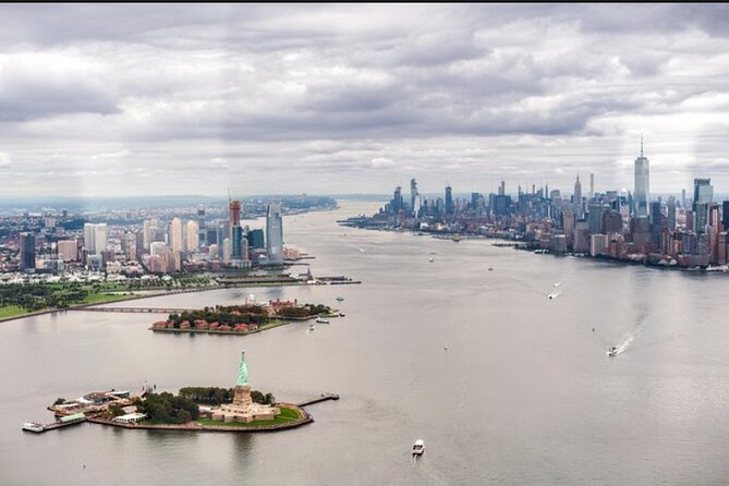 The Empire Helicopter Tour of New York - Seating in a six-passenger helicopter: your view depends on your spot