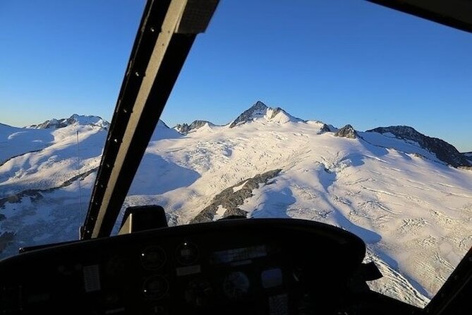 The Glacier Helicopter Sightseeing Tour - Wedge Mountain glacier circuit: seeing the Garibaldi Range at its biggest