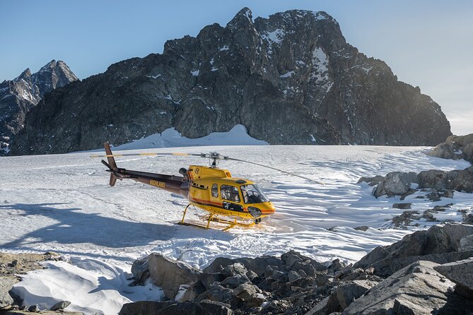 The Sea to Sky Helicopter Sightseeing Tour - Why a Sea to Sky Helicopter Ride Works So Well in Whistler