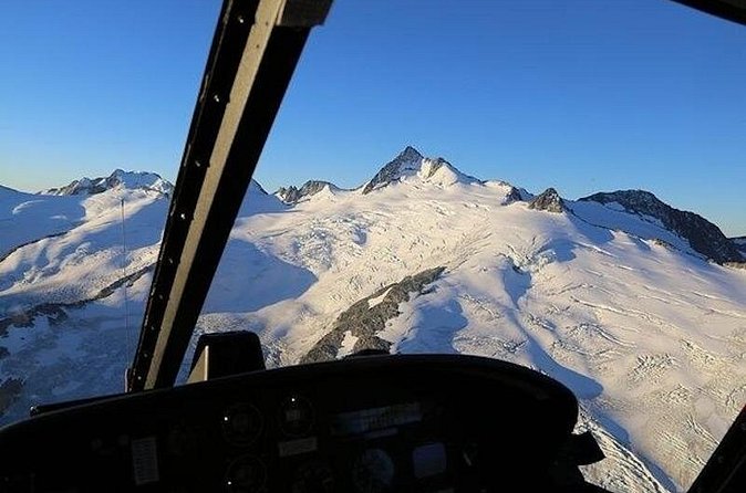 The Summit Helicopter Sightseeing Tour - Headsets, Group Size, and How This Keeps It Comfortable