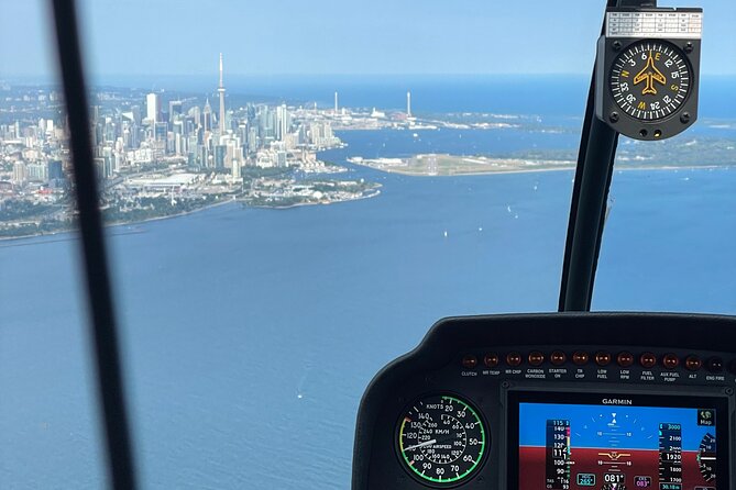 Toronto Skyline Helicopter Tour CN Tower Loop - Entering The CN Tower Loop: What You Actually Get From 15 Minutes