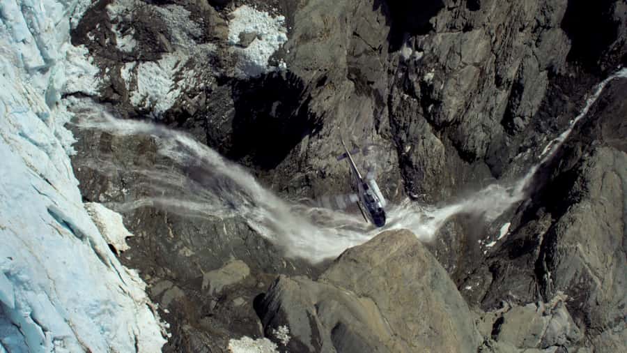 Wānaka: Heli Siberia - Helicopter Flight, Hike & Jet Boat - What to pack for a warm hike and a cold mountain ride