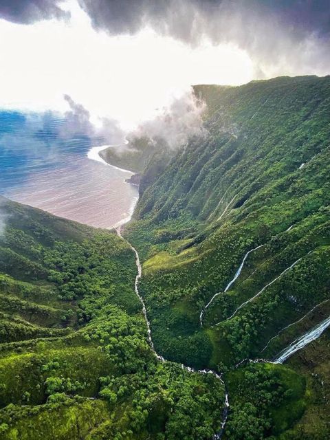 West Maui and Molokai Special 45-Minute Helicopter Tour - Why this West Maui and Molokai flight feels different than sightseeing by car